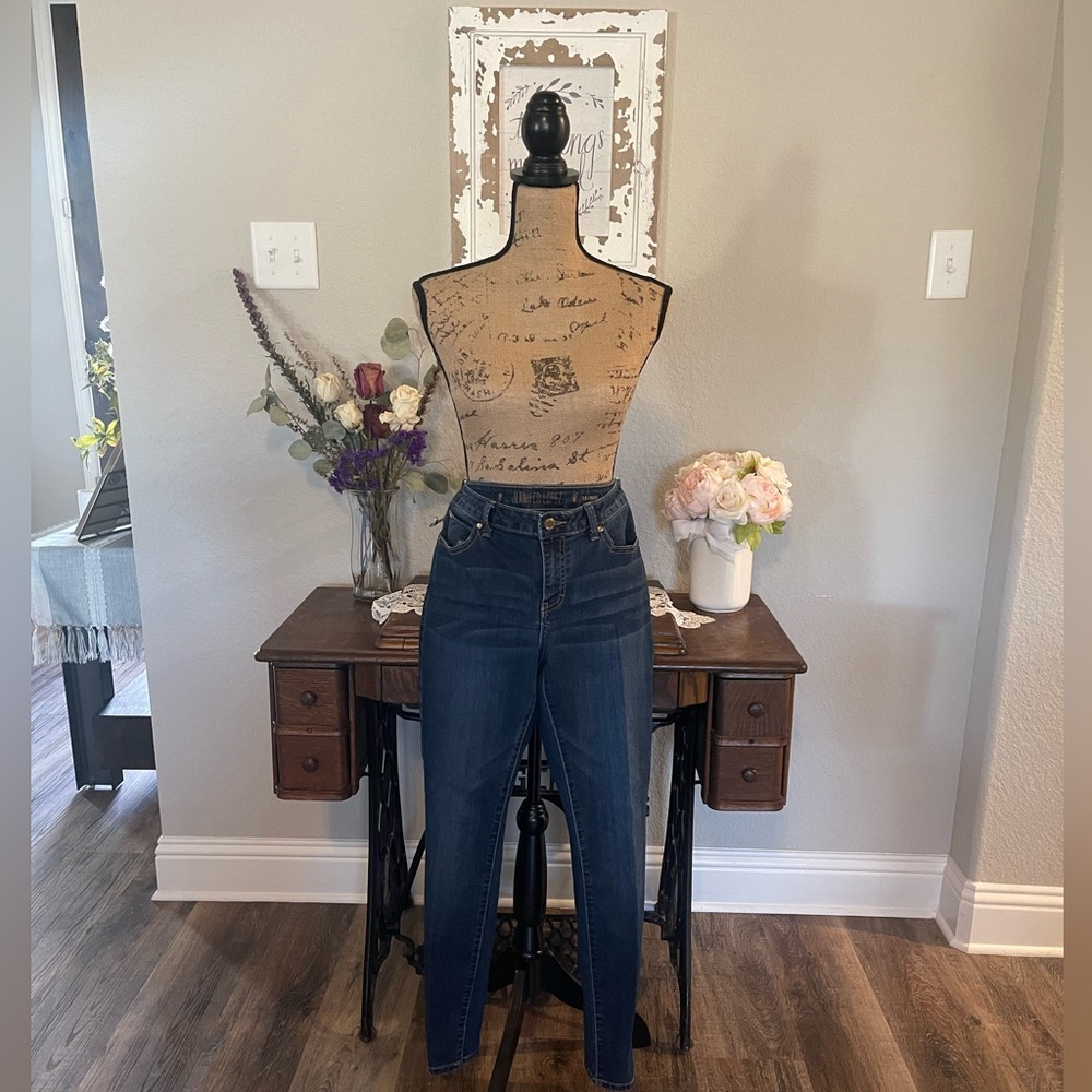 Jennifer Lopez ladies zip front skinny jeans